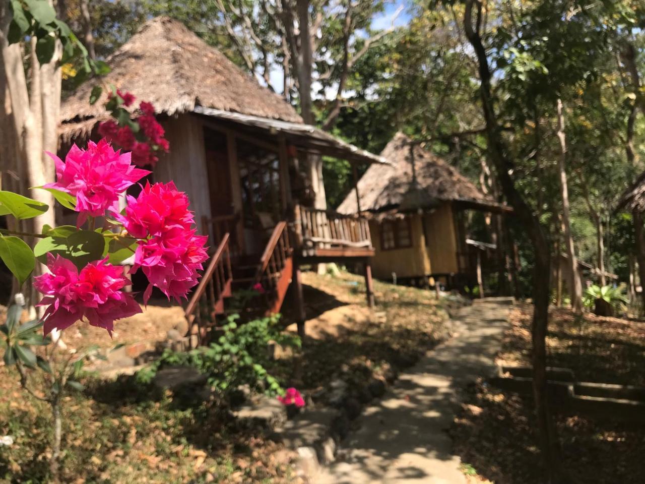 Sunwaree Phi Phi Resort Exteriör bild